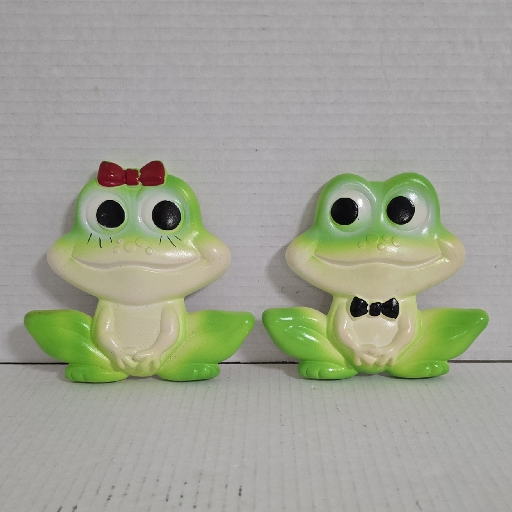 Pair of Vintage Chalkware Frogs